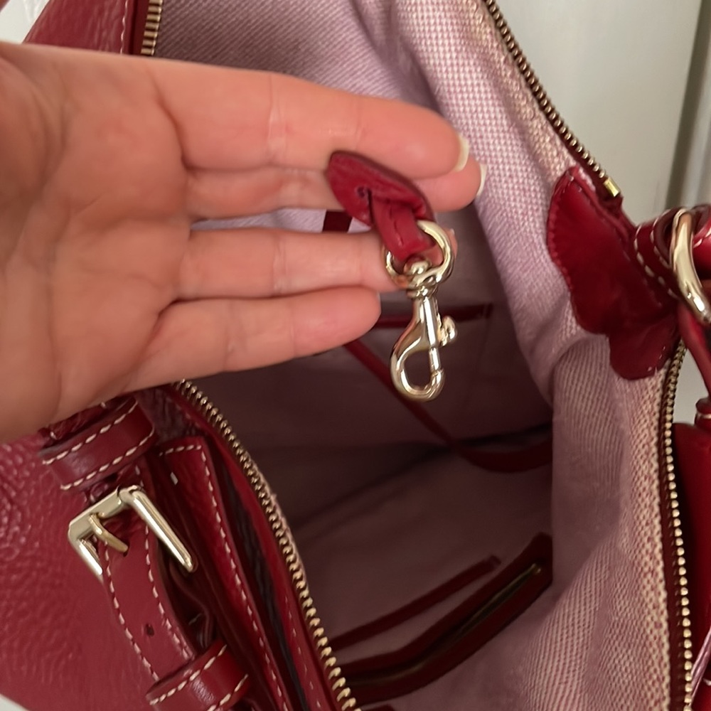 New oversized Dooney & Bourke pebbled grain leather shoulder bag - Picture 7 of 8